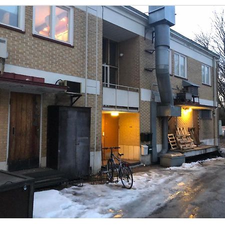 Appartamento Yksio Kilometri Jokirannasta Forilta Turku Esterno foto