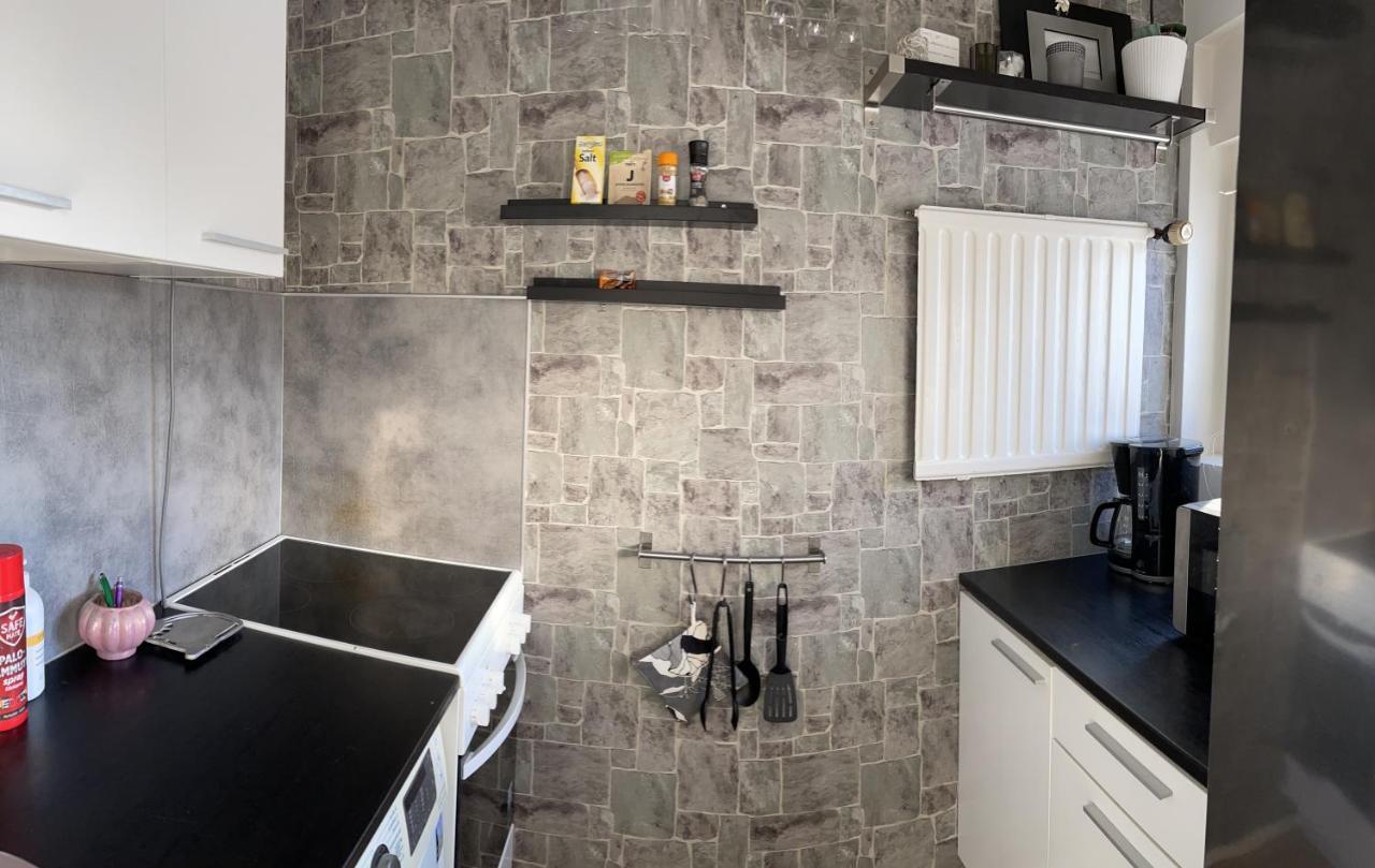 Appartamento Yksio Kilometri Jokirannasta Forilta Turku Esterno foto